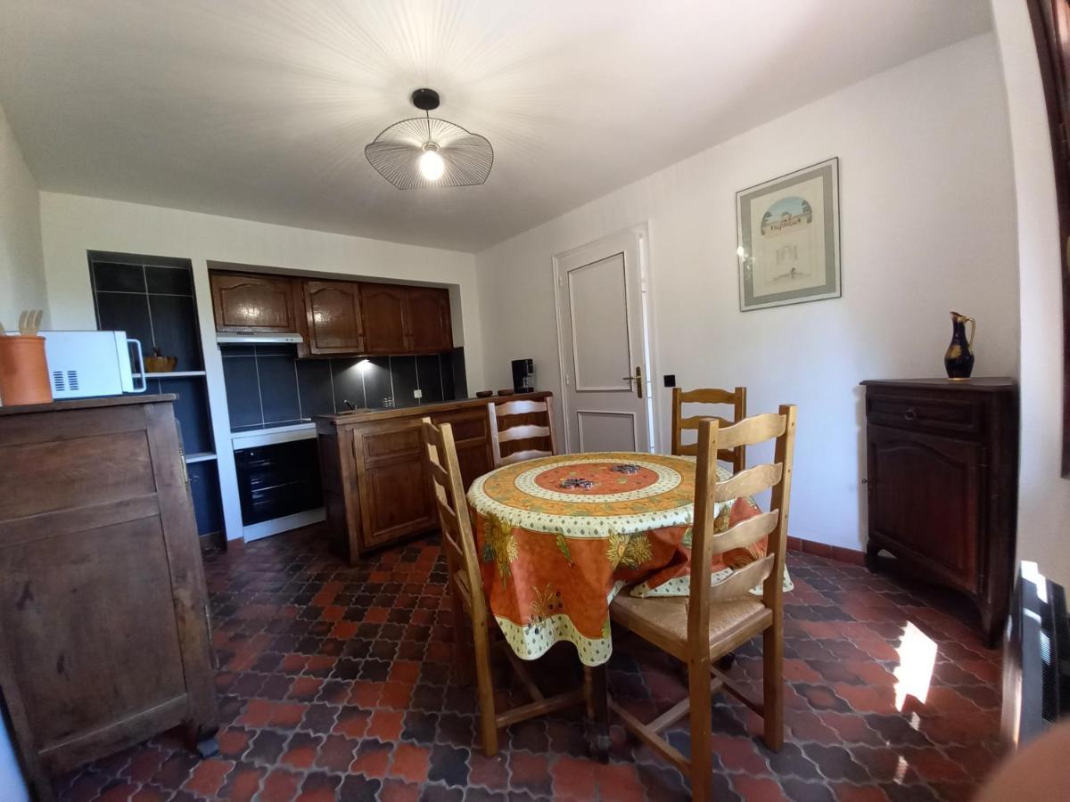 Les Pins Apartment Le Castellet  ภายนอก รูปภาพ